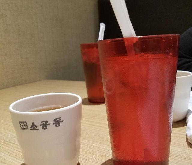 Mugs with Korean characters printed on added to the restaurant's charm.