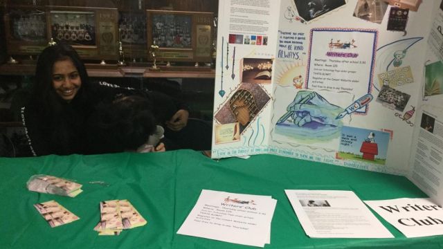 Writers’ Club participated in the fair as well, promoting writing as a way for students to decrease stress levels. Jill Patel, ‘18, managed the booth as a member of the club. “There is a lot of stigma and stereotypes about mental illnesses. People should take care of themselves, and talking with other people is really helpful. Mental health is manageable, and people just really need to note that,” Patel said.