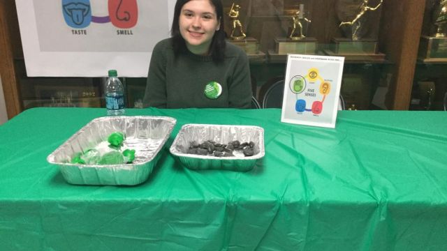 At another station, student volunteers provided stress balls, rocks, bubbles, and teddy bears to engage the sense of touch in stress management. “There is a huge stigma about people getting help. It is considered weird or odd to reach out,” stated Katherine Garcia, ‘18, who organized the fair alongside school psychologist Felicia MacFarlane. “Mental health issues can be as painful as physical health issues.”